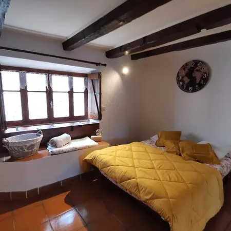 Le De Latour Bas Apartament